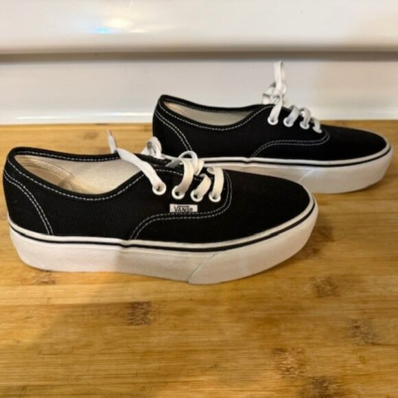 NWOT - Retro Red Vans Authentic Platform 2.0 - Picture 10 of 16